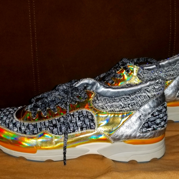 CHANEL SNEAKERS SIZE 41.5. Dust bag included. - Picture 2 of 4